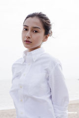 组图：Angelababy素颜上阵 赵又廷封其自拍达人