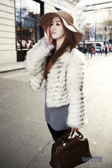 组图：韩团Secret拍巴黎写真 展感性法国风情