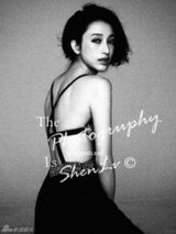 组图：张俪黑白写真大片 复古时尚演绎别样风情