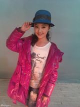 组图：点读机女孩中学生活照曝光 依旧清秀可爱