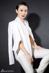 组图：丁柳元秋日温暖写真曝光 五彩演绎温婉多情