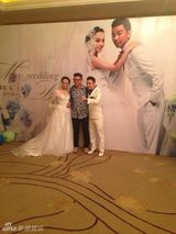 组图：音乐人郝雷王冠结婚 刀郎胡海泉等到场