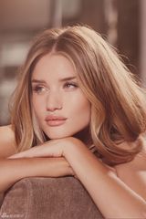 组图：名模罗茜广告大片被指公然挑逗遭投诉