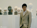 幻灯图：陆毅美术馆拍大片 人文气质预示偶像回归