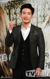 组图：尹素怡朴正哲等宣传新剧《天上女人》