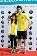 组图：郑糠云等韩国艺人京畿道参加马拉松大赛