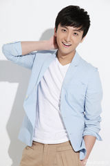 组图：牛骏峰曝活力写真 青春无敌前途无限