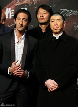 组图：《一九四二》北京首映 红毯众星云集