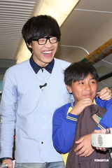 组图：卢广仲搭高铁游台北书展 献朗读处女秀