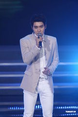 组图：韩国团体大出动 SJ-M唐禹哲high翻台北