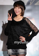 组图：洪宗贤《Jungle Fish2》试映 申素律甜美