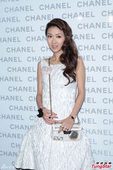 组图：徐濠萦要丈夫戒烟 薛凯琪否认复合房祖名