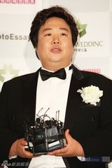 组图：韩国笑星Ryu Dam完婚 池城张东赫等众星到贺