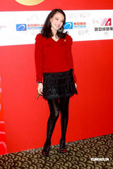 幻灯图：贡米签约黎明旗下 舒淇红装现身与旧爱同台