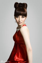 高清图：《金枝玉叶》拍大片 打造内地版珠光宝气