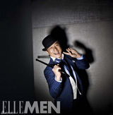 组图：成龙《ELLEMEN》封面 再展诙谐正能量