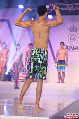 组图：梦幻之星总决赛林又立深V礼服压学妹