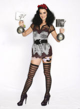 高清图：凯蒂-佩里将主持欧洲音乐奖 试穿纱裙 