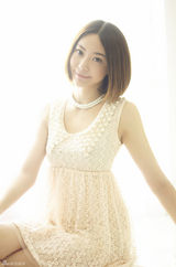 组图：王文绮全新写真 诠释优雅淑女气质