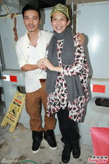 组图：蔡少芬张晋再添一女 今日出院面色红润