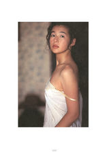 47岁铃木保奈美气质写真 获赞永远的赤名莉香