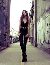 组图：西班牙超模克拉拉-阿隆索性感写真