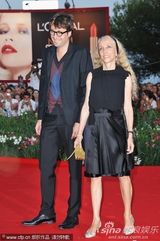 组图：《杀戮》威尼斯首映 温丝莱特雍容大气