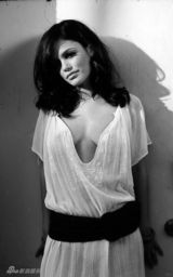 幻灯图集：好莱坞甜妞瑞切尔-贝尔森黑白写真