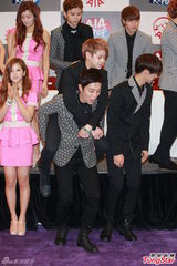 高清组图：Beast等赴港开唱 泫雅望与PSY再合作