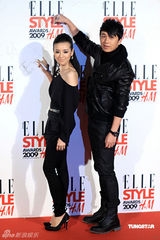 高清图：徐静蕾牵手黄立行 《杜拉拉》未映先拿奖