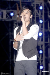 组图：林志玲献唱台北花博会 SHE与周杰伦接力开唱