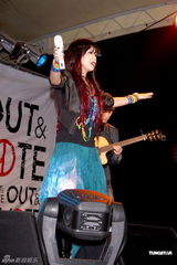 组图：“彩虹大使”阿密特现身相挺 支持同志权益