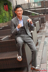 组图：张家辉难忘操练艰辛 与彭于晏亲吻尴尬