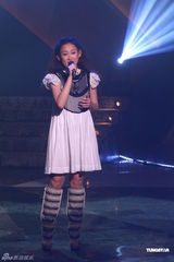 组图：《劲歌金曲》录影 黄耀明张继聪王菀之献唱