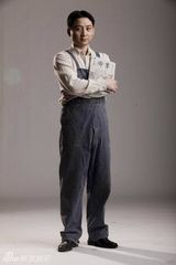 组图：献礼剧《开天辟地》邓小平定妆照 