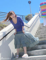 幻灯图：柳岩游学归来分享美照 期待爱神降临