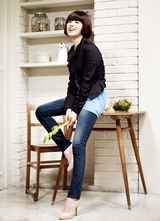 高清组图：宋慧乔代言仔裤大玩变发 俏丽娇媚模样