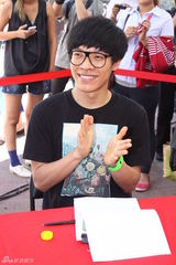 组图：卢广仲为台湾旅游站台 期待骑车环岛旅行