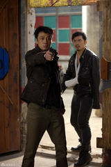 组图：《猎仇者》曝终极海报 吴镇宇樊少皇对决