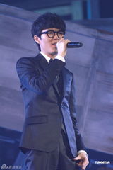 组图：薛凯琪开唱陈奕迅上台 避谈与方大同拍拖