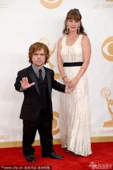 组图：《冰与火》男星小恶魔彼特-丁拉基现身