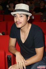 组图：蓝正龙挺恩师新作 不忘亏李佳颖绯闻