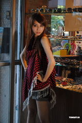 组图：叶子瑄发音乐写真书 着装清凉欲征服东南亚