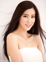 组图：王珂写真曝光 回归优雅突显独有气质