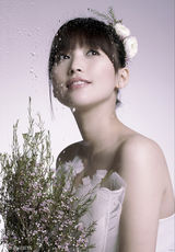 高清图：金莎表情丰富推写真 走知性似公主模样