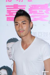 组图：《喜爱夜蒲2》频频庆功 连诗雅不担心被非礼