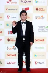 高清组图：韩团2NE1Beast等亮相Melon音乐颁奖礼