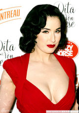 幻灯图集：黛塔-范-提斯盛装亮相 爆乳风骚抢镜