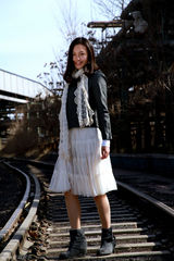 组图：于小磊变身凡间仙子拍靓丽写真