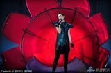 组图：王菲昆明开唱乘摇椅 从天而降美轮美奂